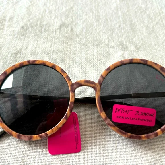 Betsey Johnson | Accessories | Nwt Betsey Johnson Sunglasses  display picture 1
